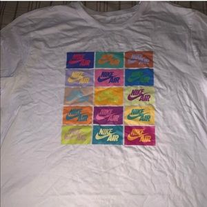 White Nike Tea With Different Colors Nike Size XXL